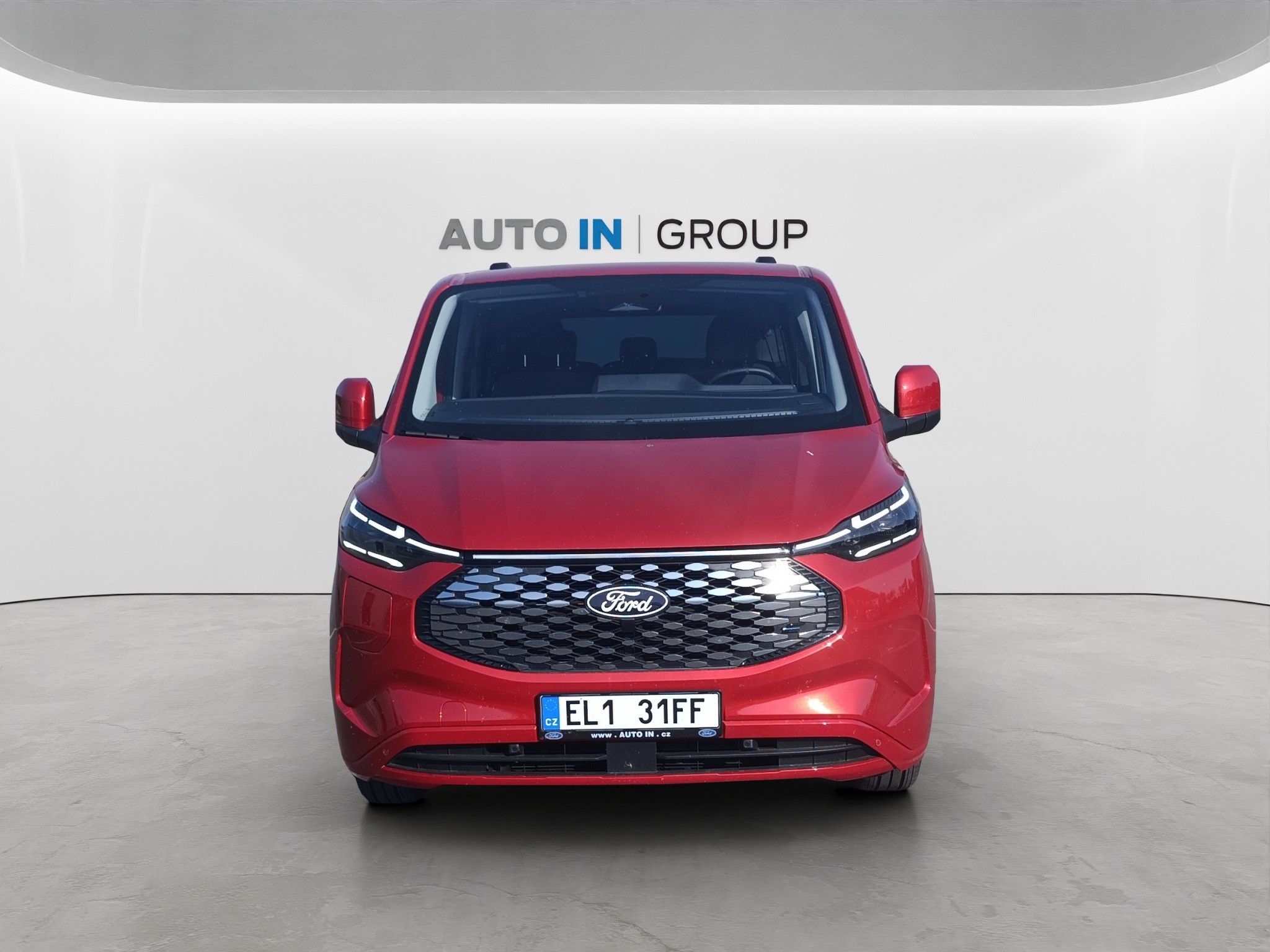 Ford Tourneo Custom 64 kWh 160 kW, Česko — foto 3 z 29