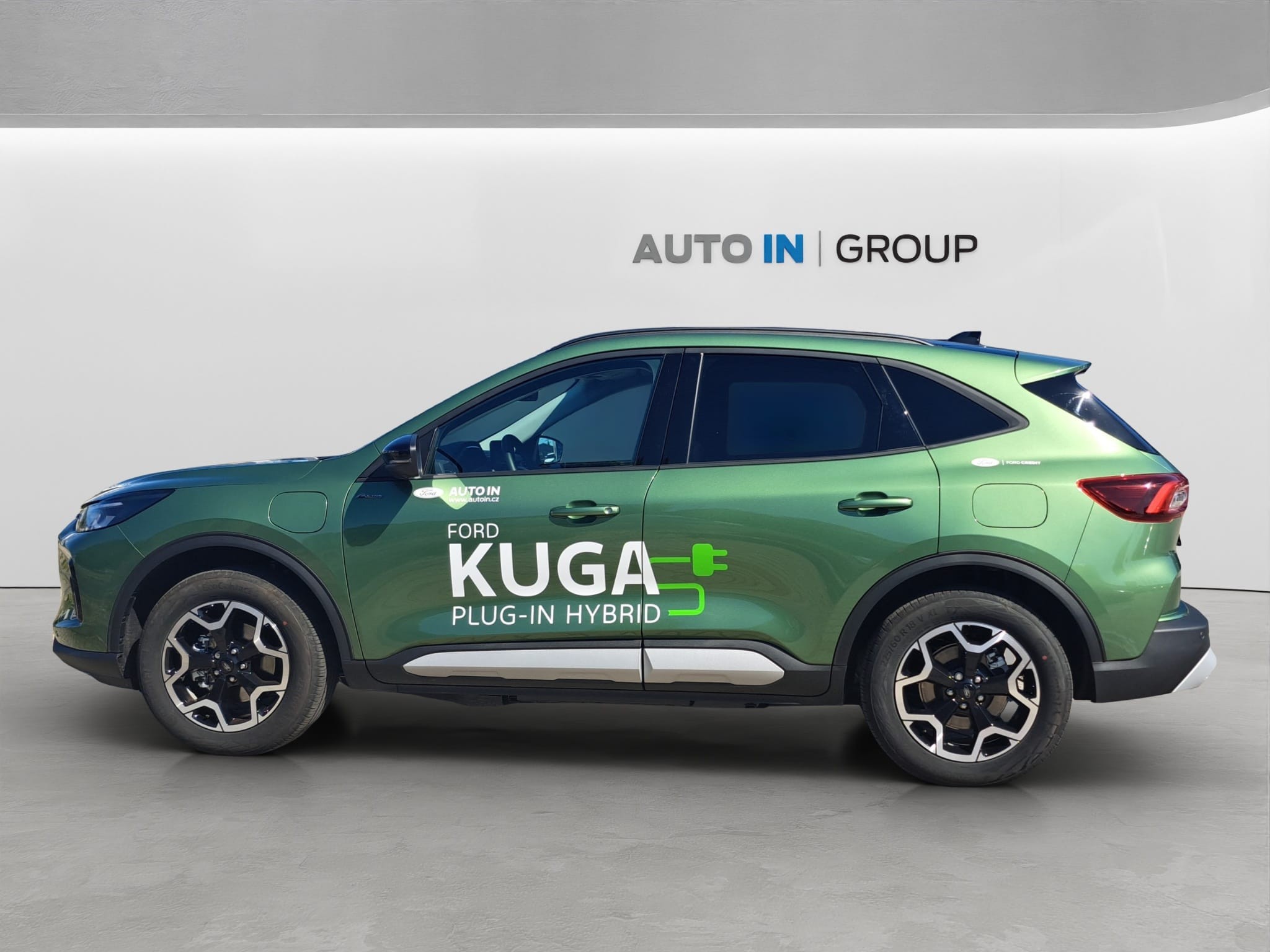 Ford Kuga PHEV, Česko — foto 5 z 60