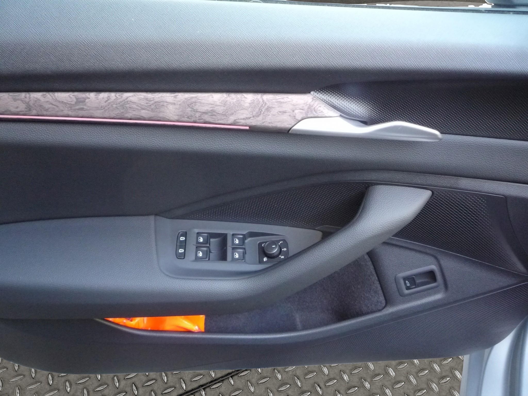 Škoda Superb 2.0 TDI 2,0TDi 110kW DSG, Česko — foto 13 z 33