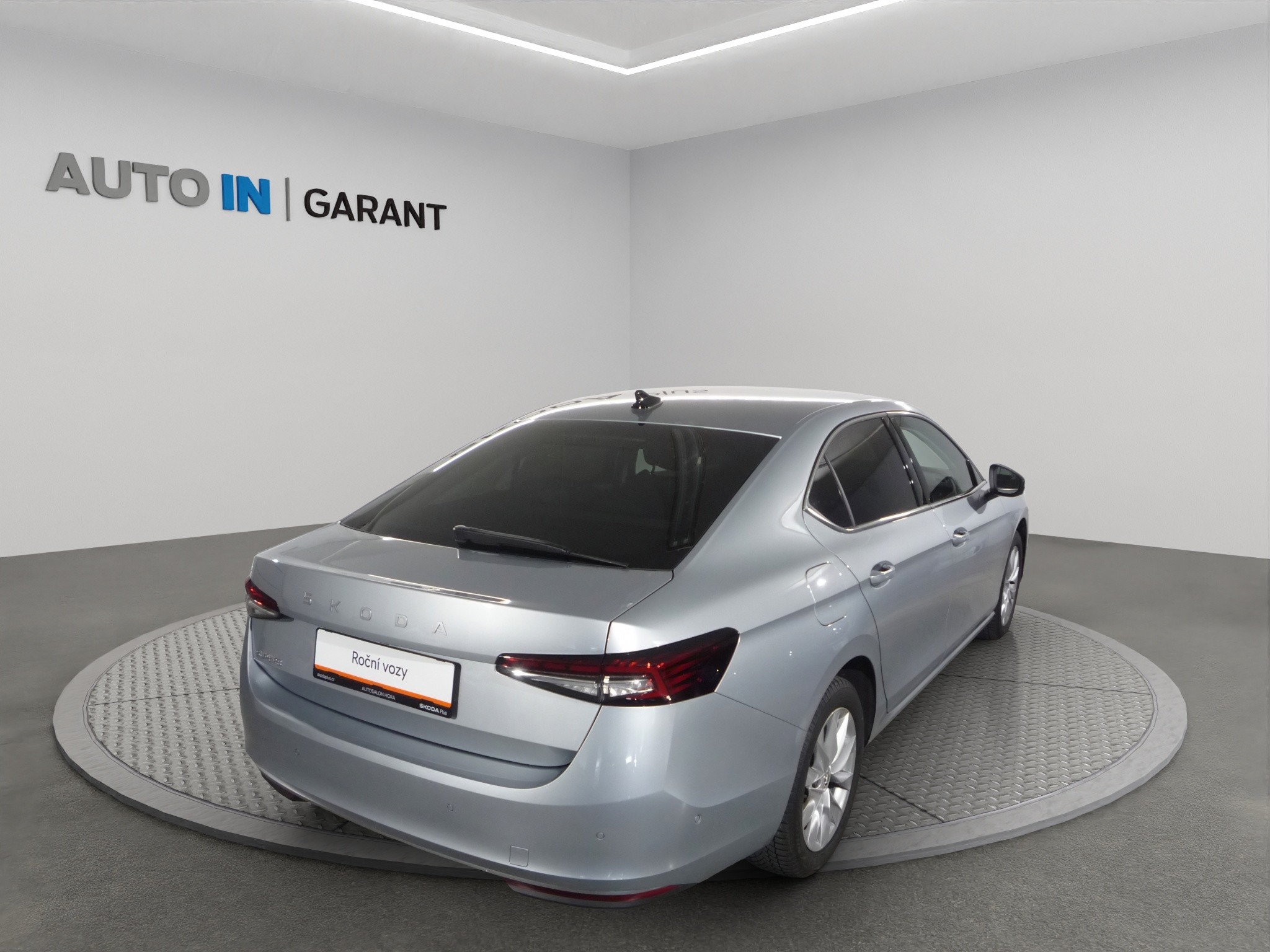Škoda Superb 2.0 TDI 2,0TDi 110kW DSG, Česko — foto 7 z 33