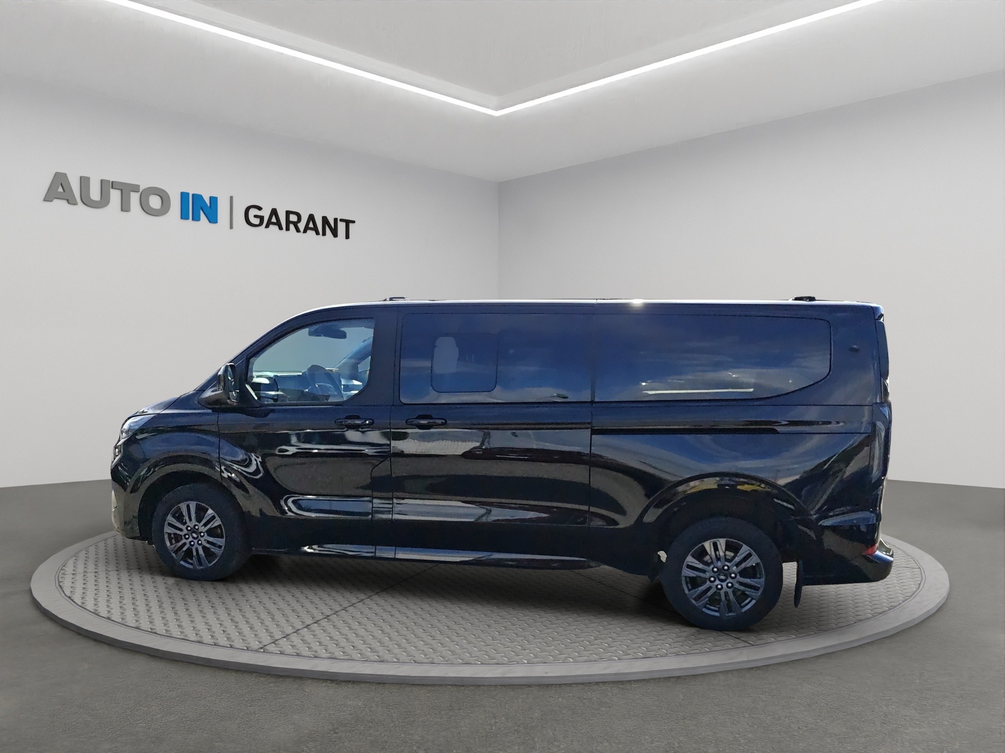 Ford Tourneo Custom l2, Česko — foto 5 z 28