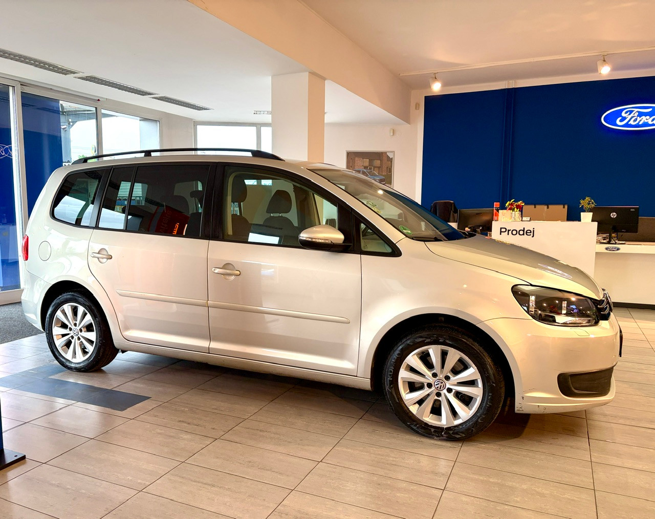 Volkswagen Touran 2.0 TDI, Česko — foto 7 z 36