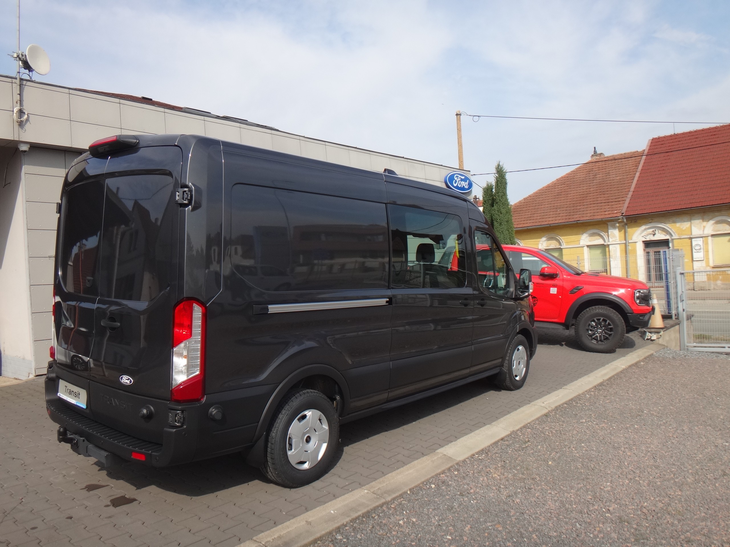 Ford Transit DCiV Tren 2.0 121kW automat, Česko — foto 9 z 60