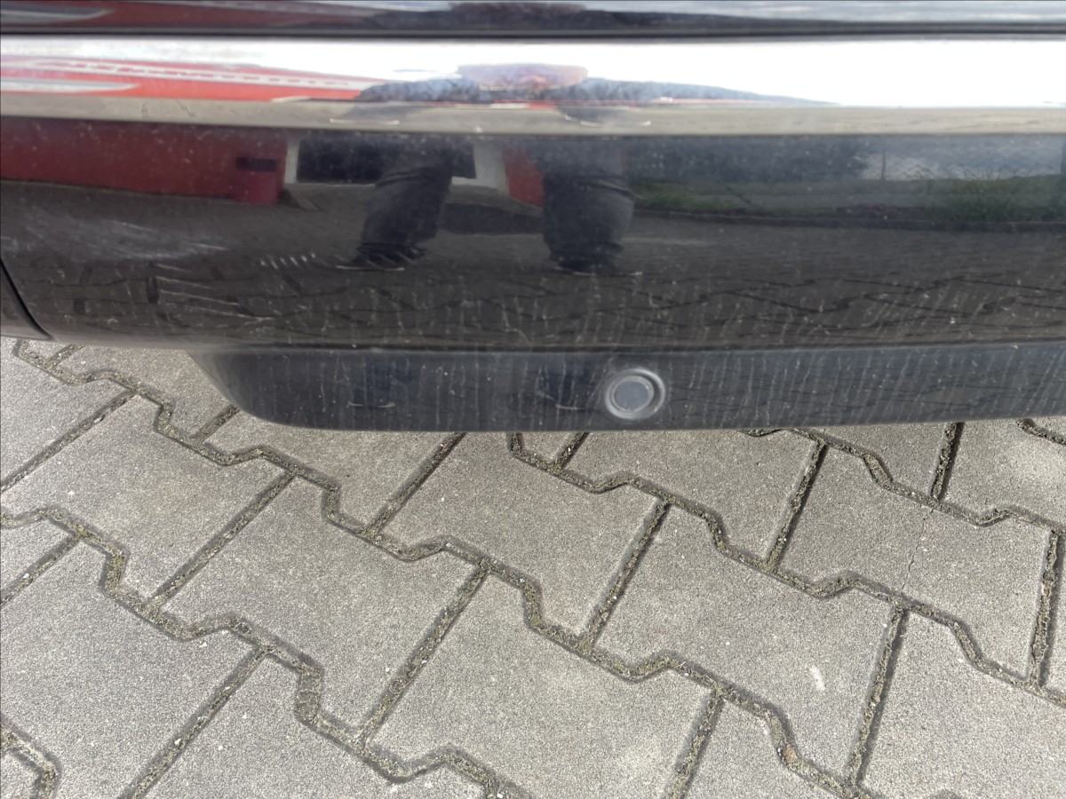 Renault Clio Čr Digiklima 1.5 dCi 1,5 55 kW manual rok 2017, 116 247 km, Česko — foto 13 z 35