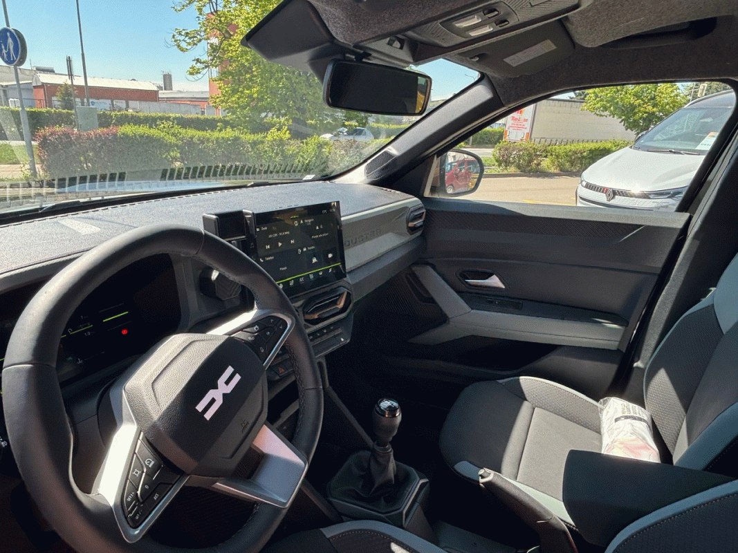 Duster 1,2 103 kW automatic, 2 km, Česko — foto 10 z 12