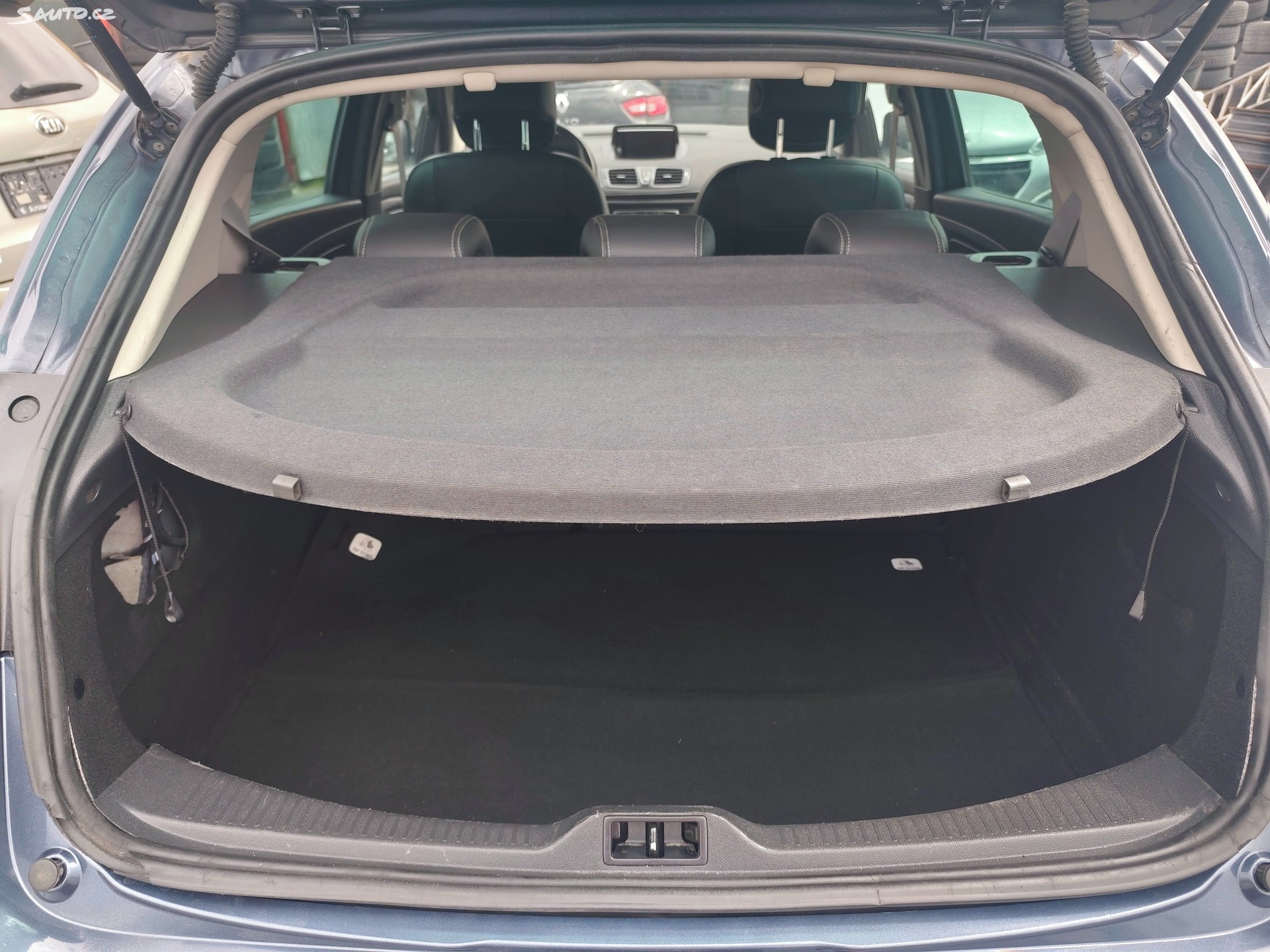 Renault Megane 97 kW automatic rok 2015, 199 988 km, Česko — foto 10 z 27