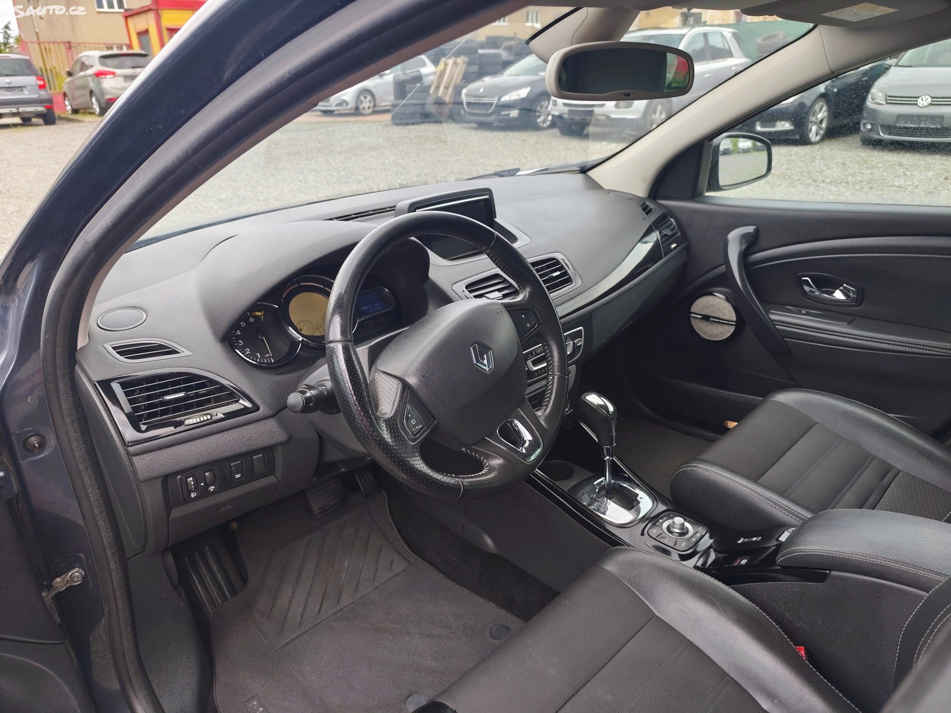 Renault Megane 97 kW automatic rok 2015, 199 988 km, Česko — foto 11 z 27