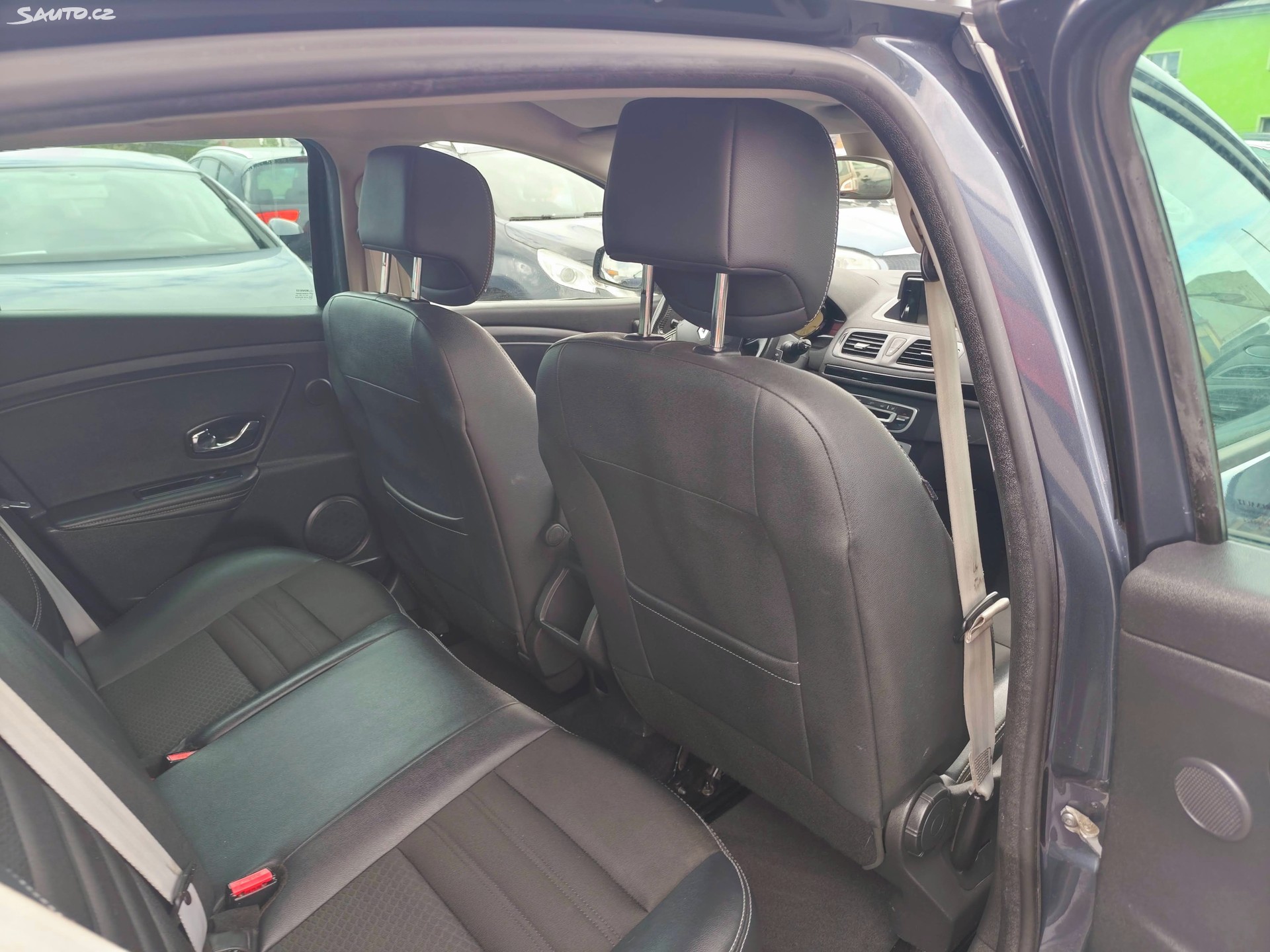 Renault Megane 97 kW automatic rok 2015, 199 988 km, Česko — foto 16 z 27