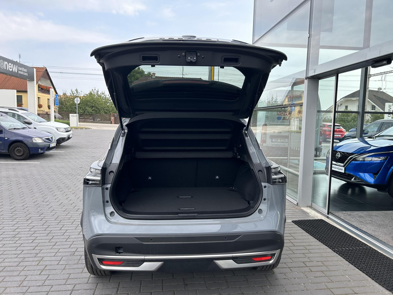 Nissan Qashqai 1.3 D 103 kW, Česko — foto 6 z 10