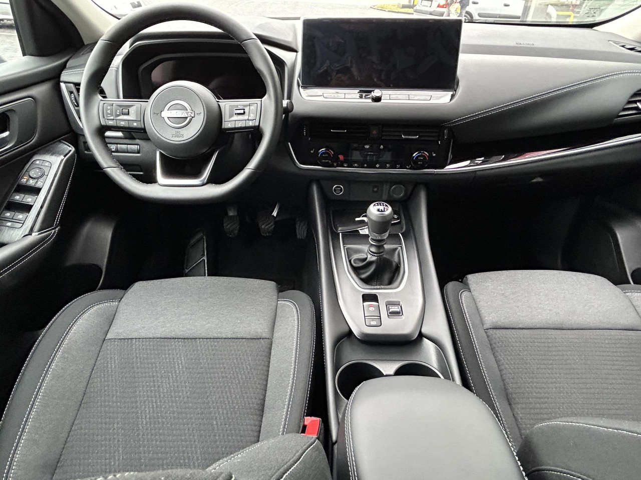 Nissan Qashqai 1.3 D 103 kW, Česko — foto 8 z 10