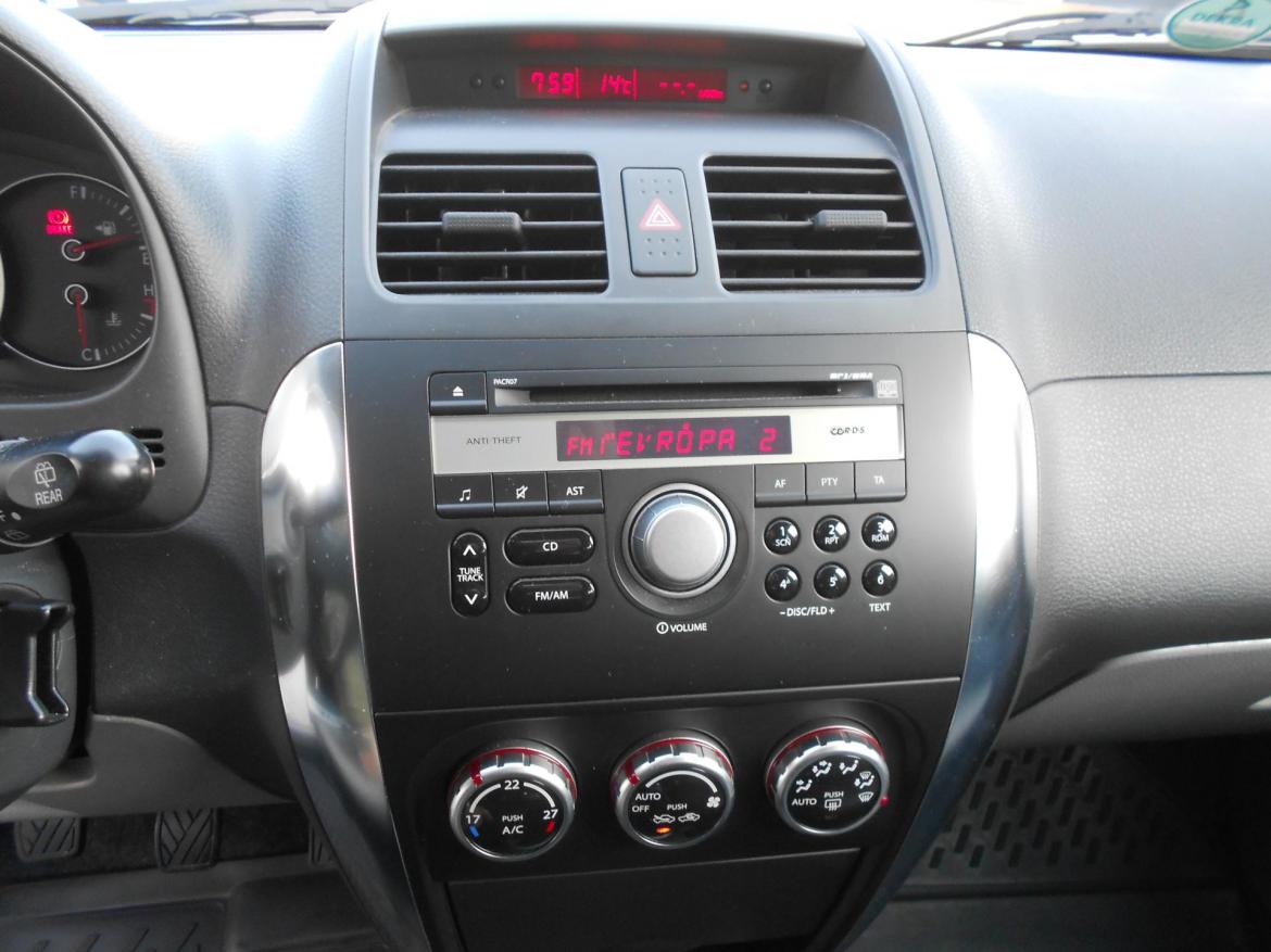 Suzuki SX4 1.6i 79 kW manuál, Česko — foto 2 z 12
