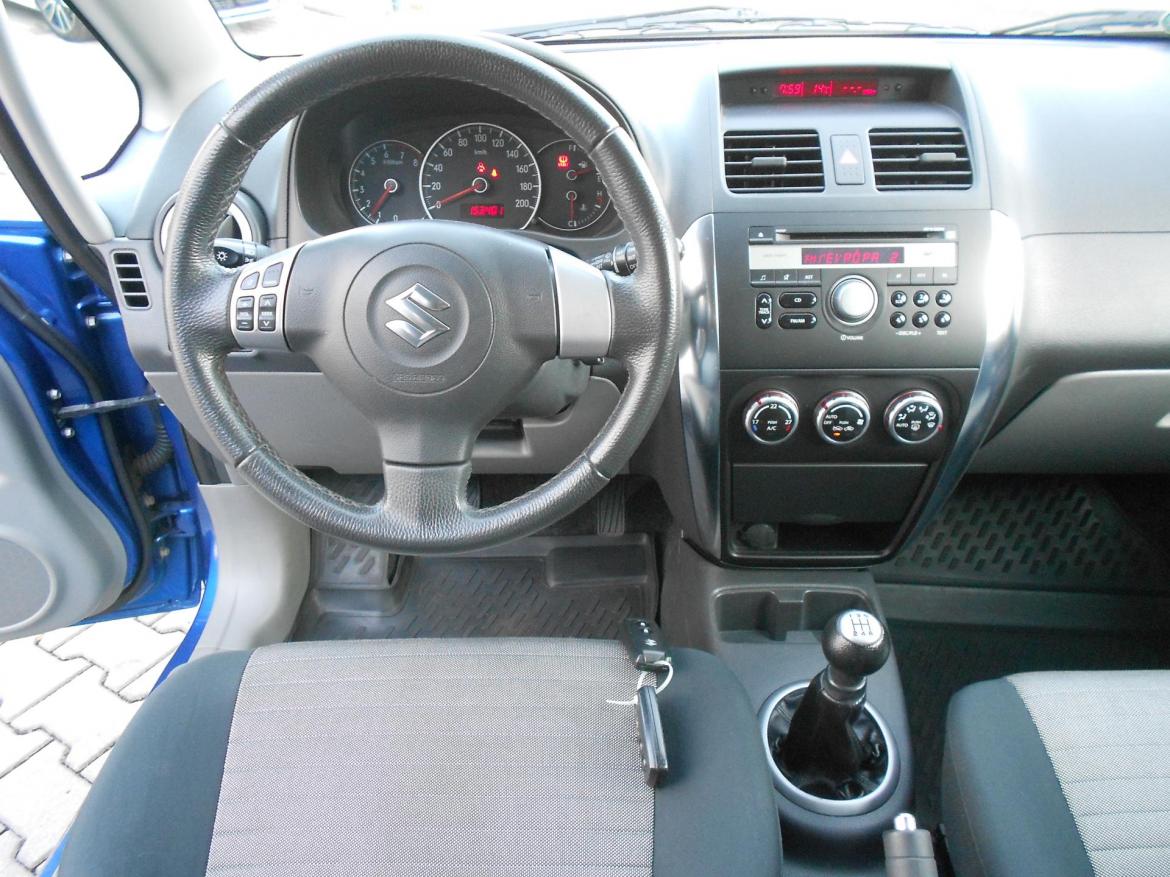 Suzuki SX4 1.6i 79 kW manuál, Česko — foto 9 z 12