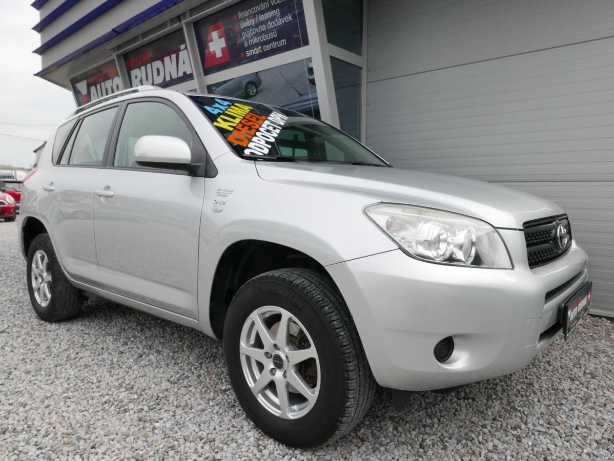 Toyota 2.2d 100 kW rok 2007, Česko — foto 7 z 37