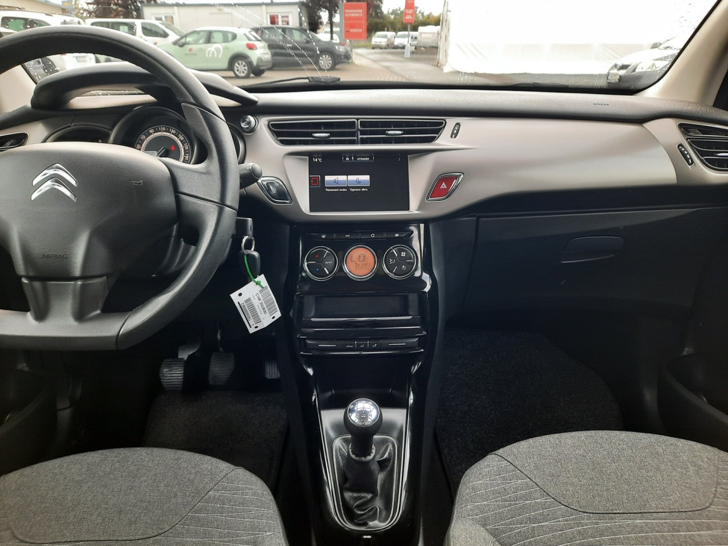 Citroen c3 1.0i 36 kW manual rok 2016, 49 500 km, Česko — foto 10 z 17