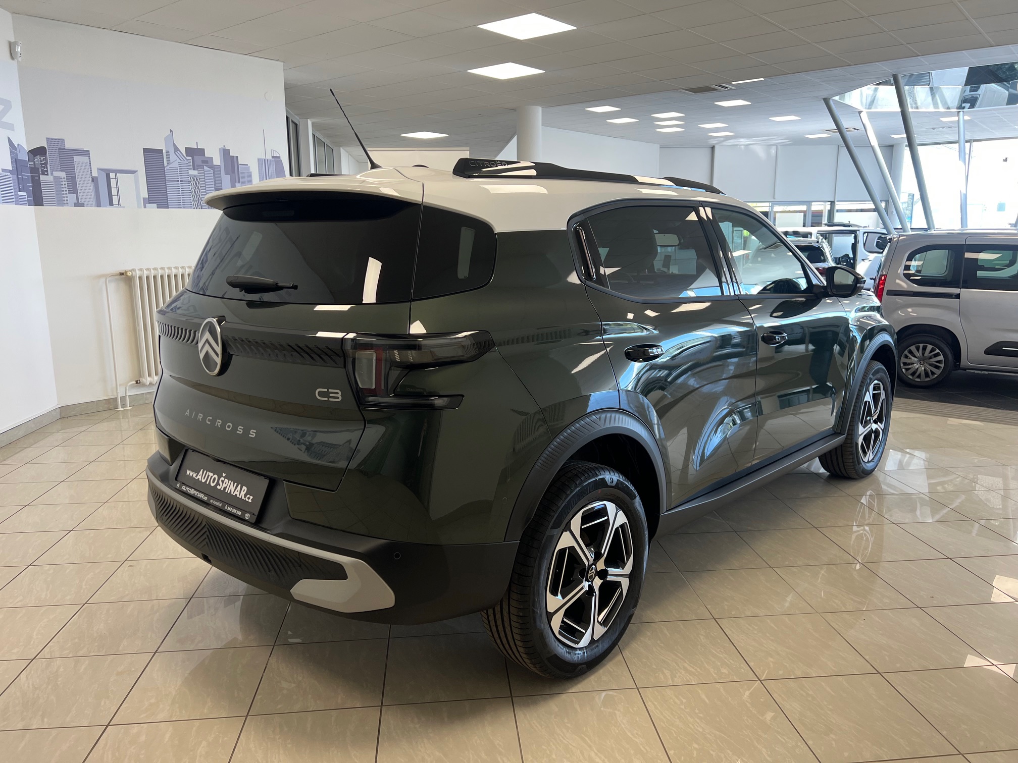 Citroen 1,2 100 kW automatic, Česko — foto 15 z 24