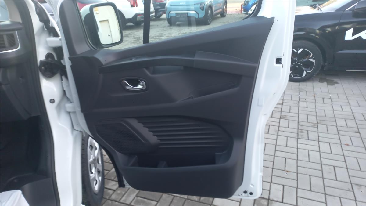 Renault Trafic 2 2,0 dCi 150 dci150 110 kW manual, 5 km, Česko — foto 11 z 13