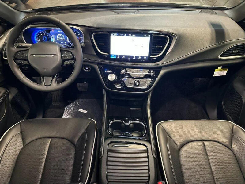 Chrysler Pacifica Nová Na AWD 3,6 216 kW rok 2027, 2 km, Česko — foto 8 z 10