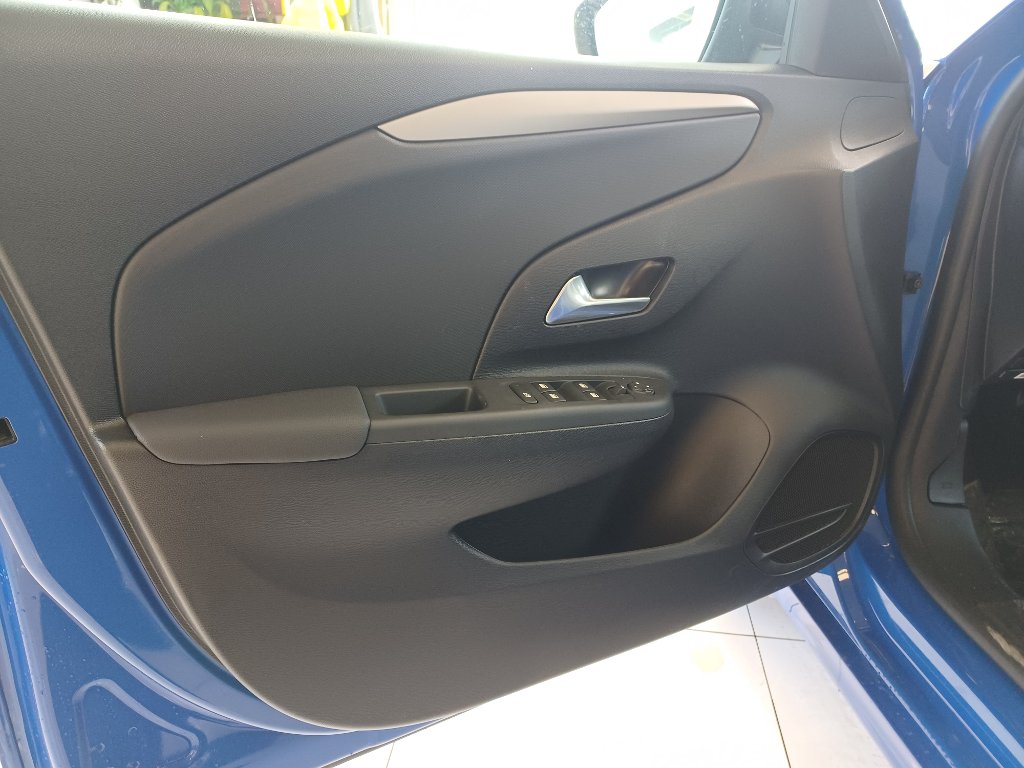 Opel Corsa 74 kW manuál, Česko — foto 10 z 23