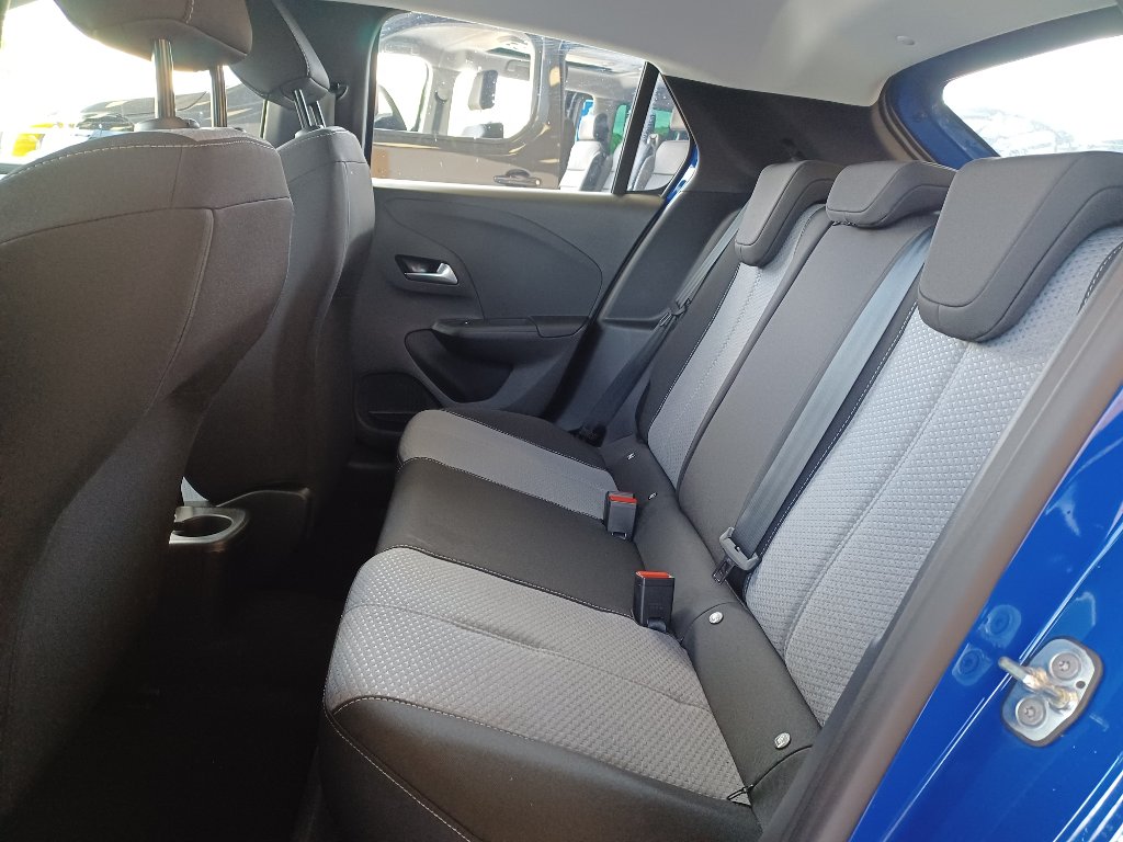 Opel Corsa 74 kW manuál, Česko — foto 9 z 23