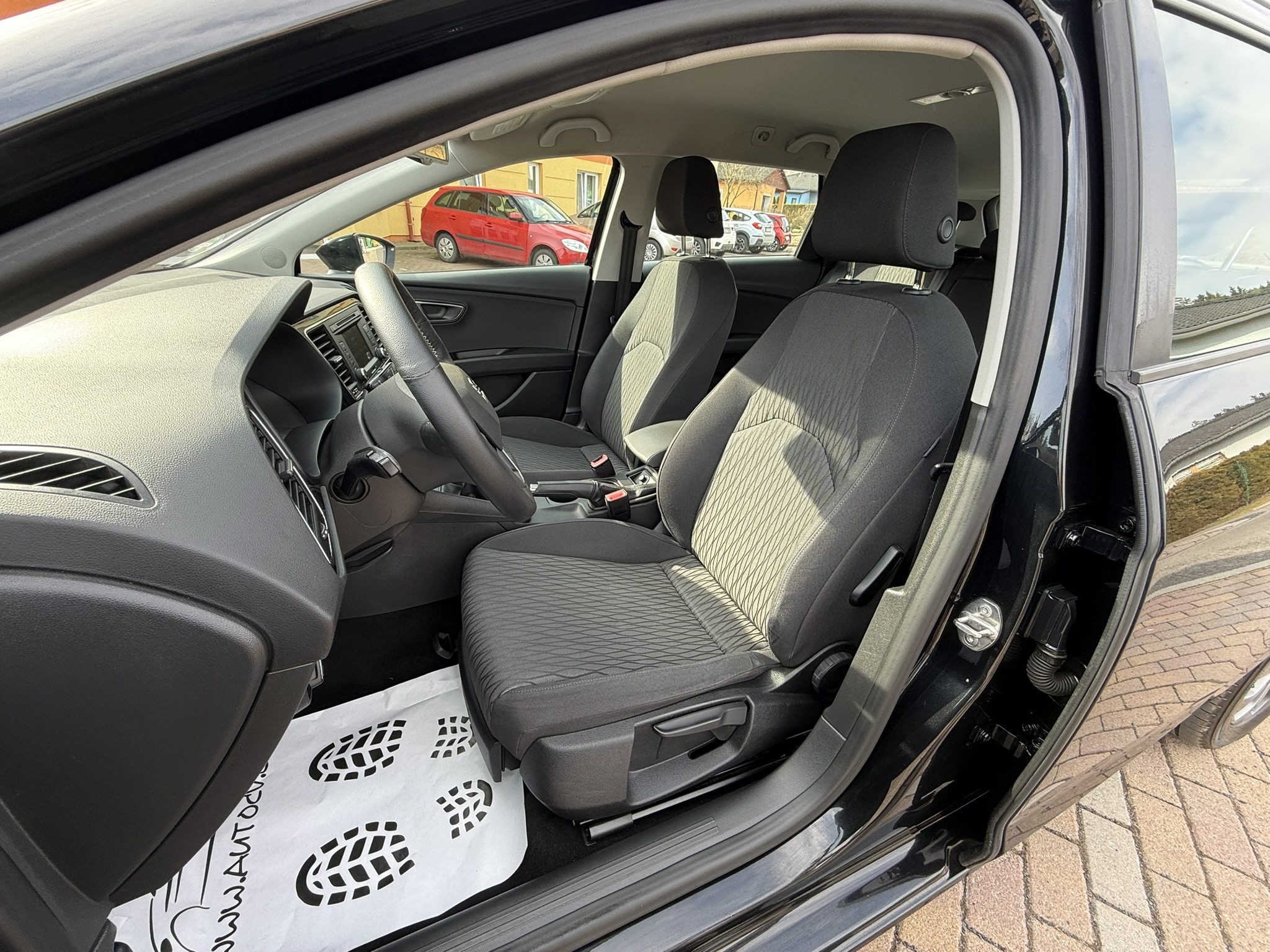 Seat Leon St 1.4 TSI 90kW manuál rok 2014, 143 699 km, Česko — foto 14 z 23