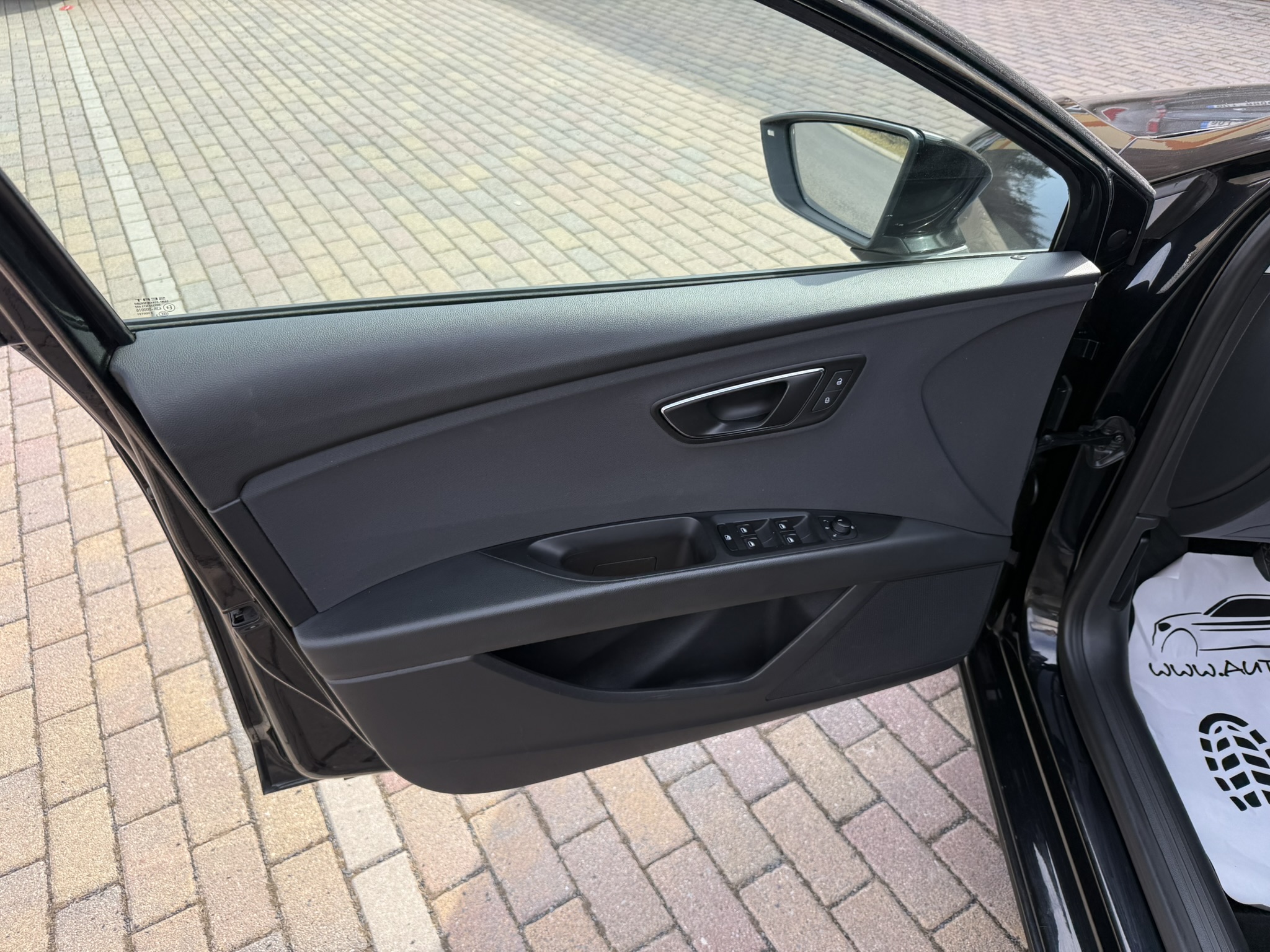 Seat Leon St 1.4 TSI 90kW manuál rok 2014, 143 699 km, Česko — foto 9 z 23