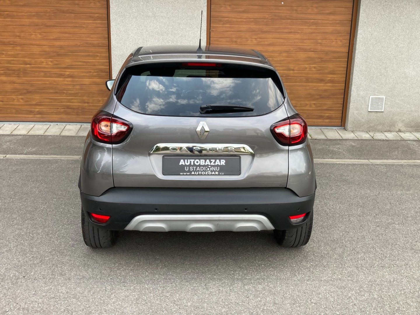 Renault Captur 0 0.9 66kw manual rok 2019, 100 000 km, Česko — foto 6 z 34