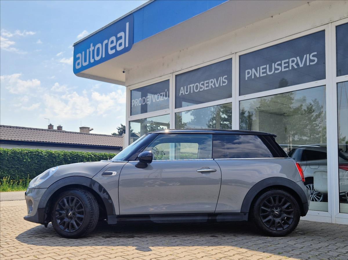 MINI Cooper 15 100kw rok 2017, 151 487 km, Česko — foto 2 z 26