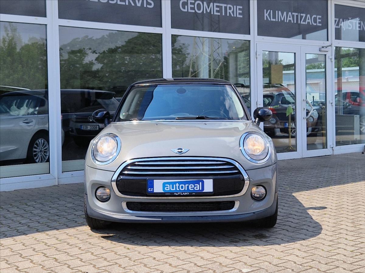 MINI Cooper 15 100kw rok 2017, 151 487 km, Česko — foto 8 z 26
