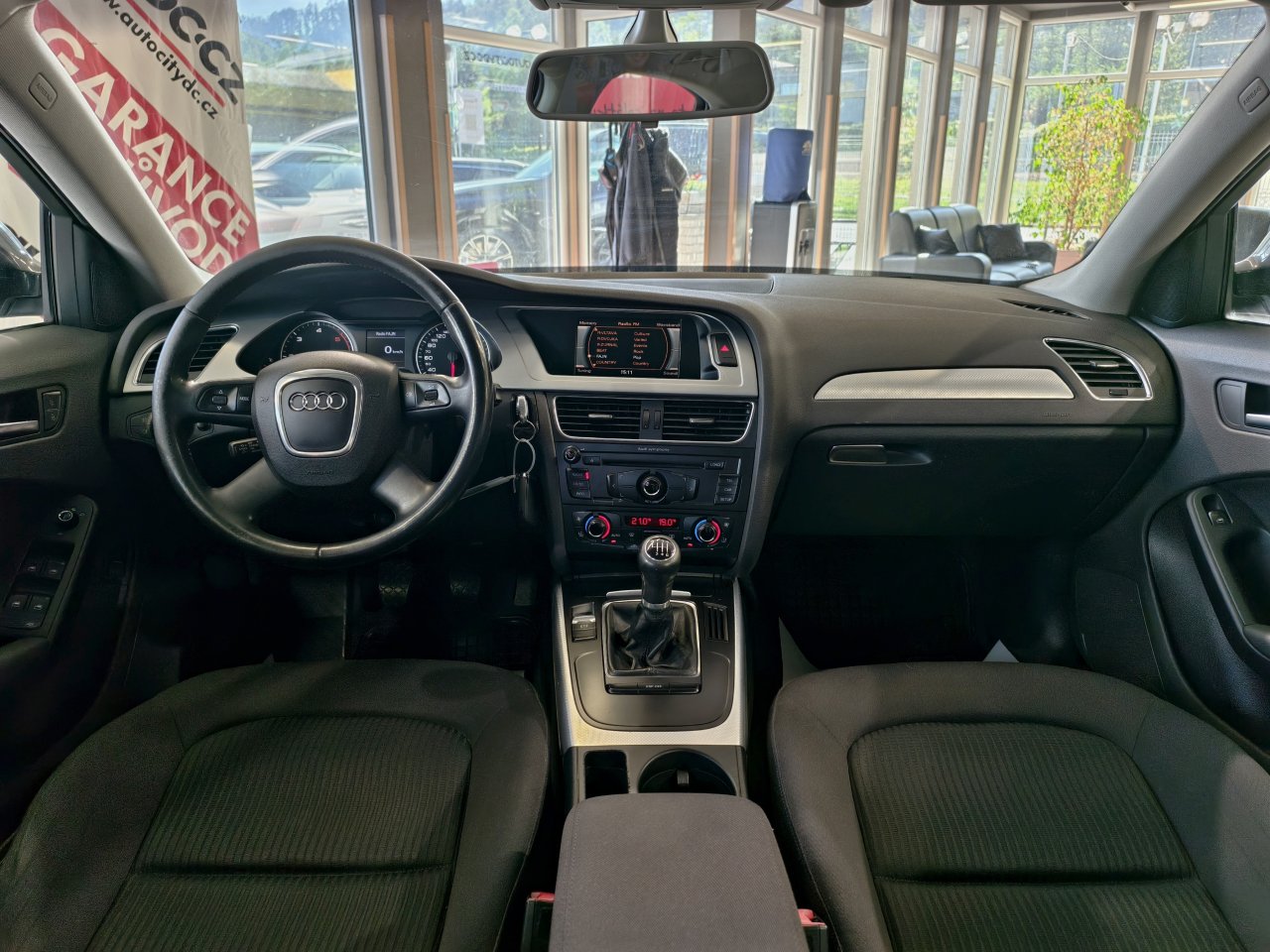 Audi a4 2.0 TDi 105 kW manuál rok 2008, 290 486 km, Česko — foto 9 z 19