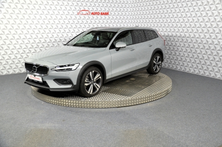Volvo v60 AWD automat, Česko — foto 3 z 60