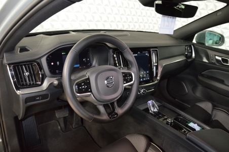 Volvo v60 AWD automat, Česko — foto 9 z 60