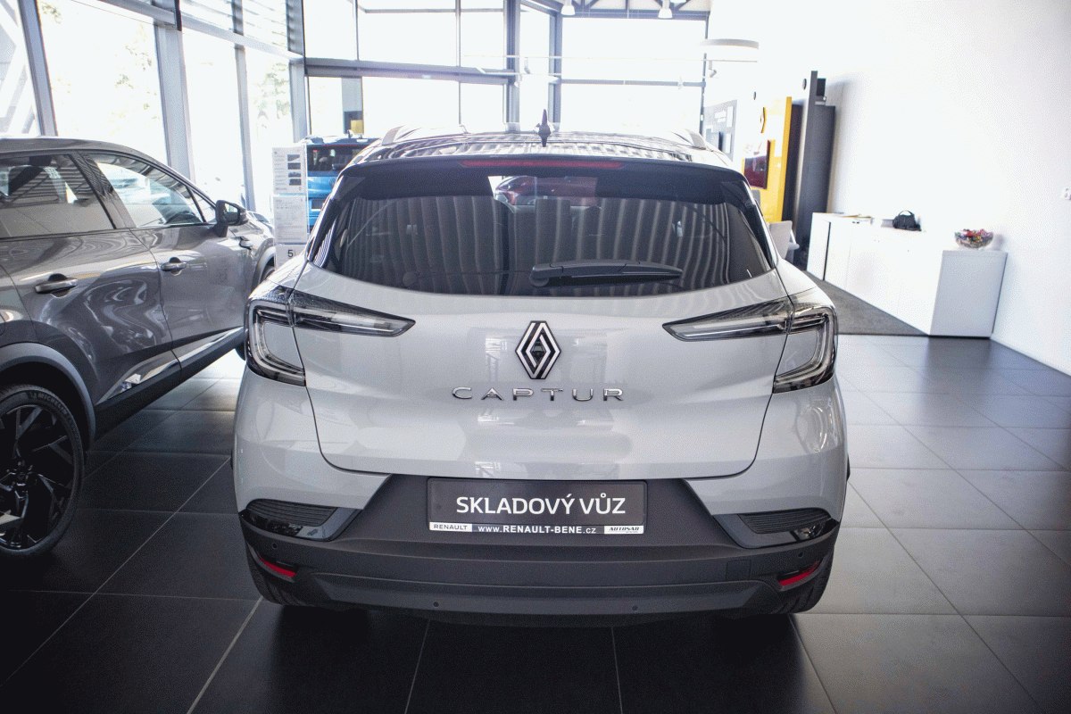 Captur 1,3 103 kW automatic, 3 km, Česko — foto 11 z 60