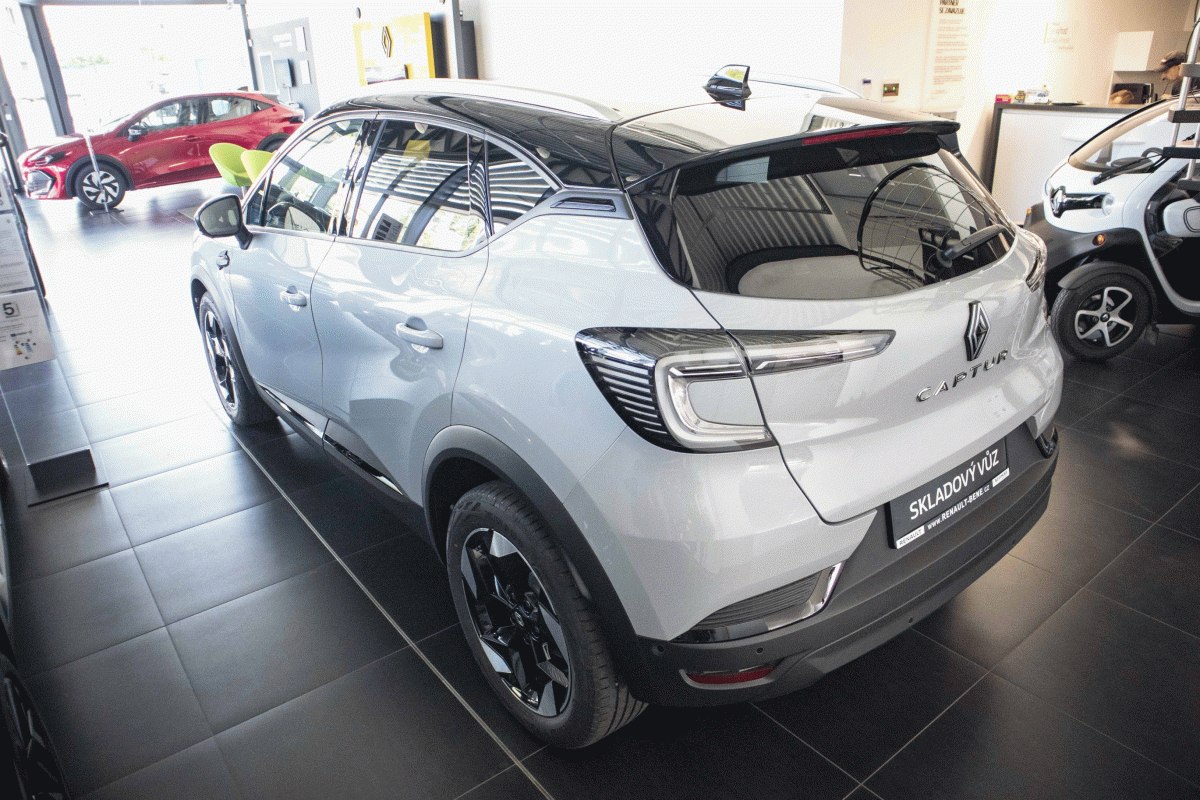 Captur 1,3 103 kW automatic, 3 km, Česko — foto 13 z 60