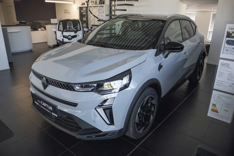 Captur 1,3 103 kW automatic, 3 km, Česko — foto 4 z 60