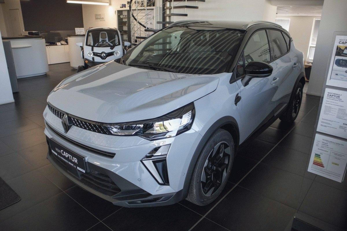 Captur 1,3 103 kW automatic, 3 km, Česko — foto 5 z 60