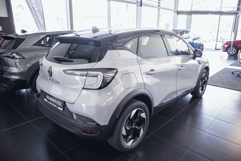 Captur 1,3 103 kW automatic, 3 km, Česko — foto 8 z 60