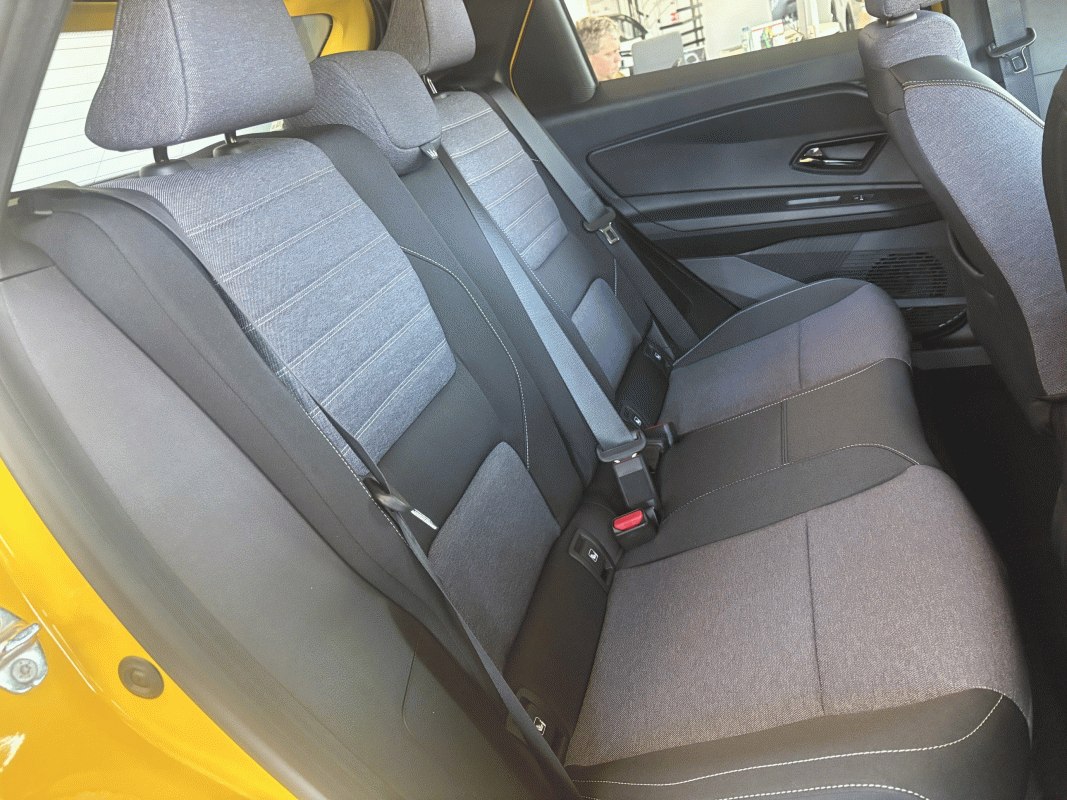 Renault 5 110 kW automatic, 2 km, Česko — foto 7 z 28