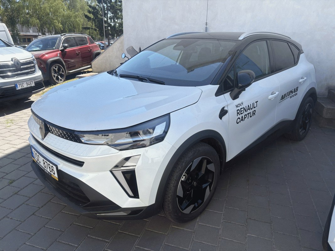 Captur 1,3 103 kW automatic, 8 000 km, Česko — foto 2 z 4