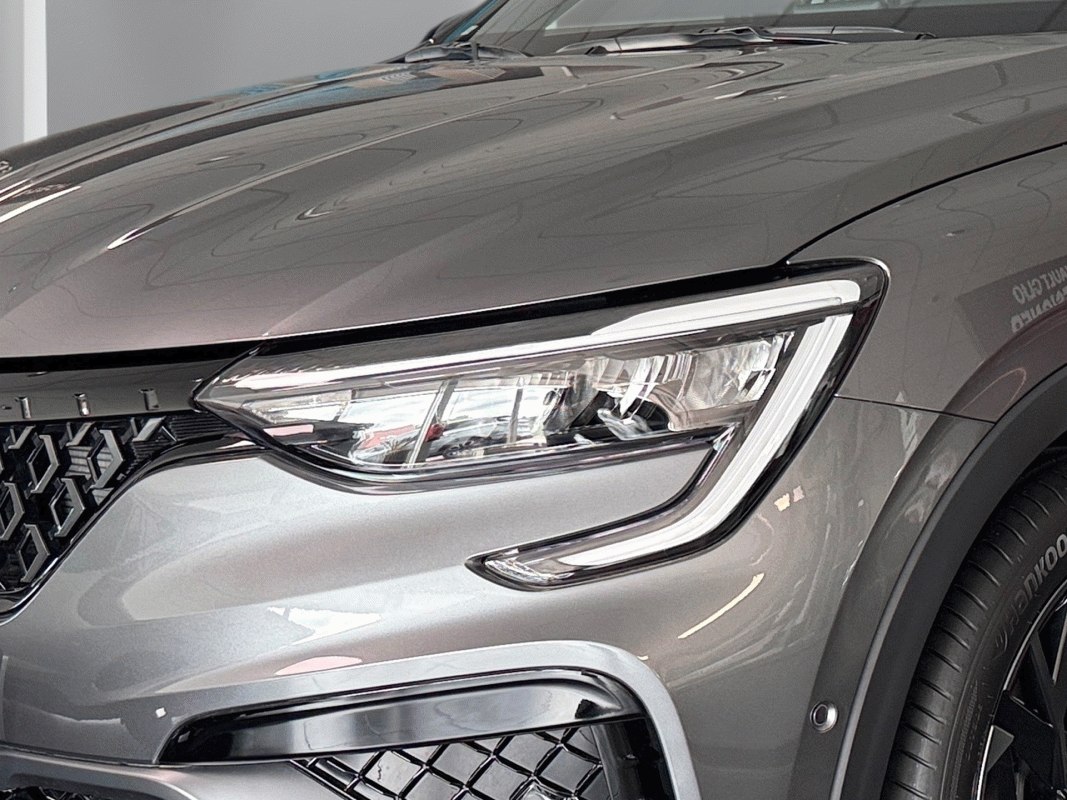 Arkana E-tech 1,6 105 kW automatic, 5 km, Česko — foto 13 z 24