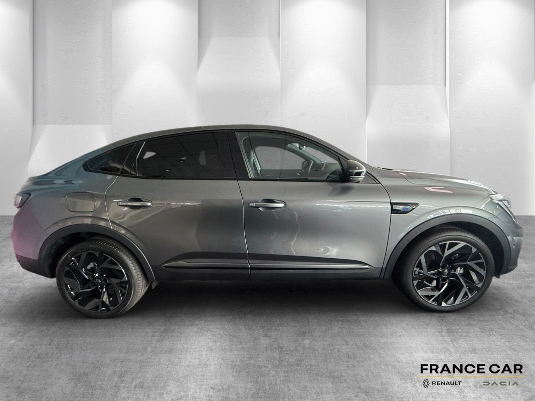 Arkana E-tech 1,6 105 kW automatic, 5 km, Česko — foto 7 z 24
