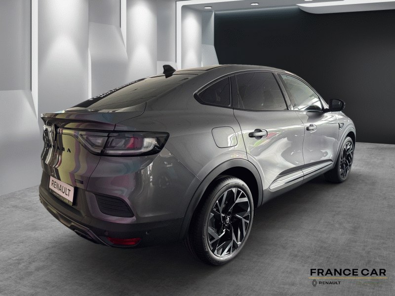 Arkana E-tech 1,6 105 kW automatic, 5 km, Česko — foto 8 z 24