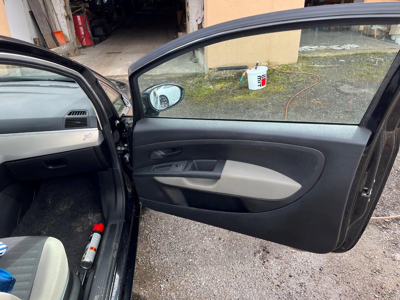 Fiat Punto 13 1.3 JTD rok 2006, 270 000 km, Česko — foto 10 z 28