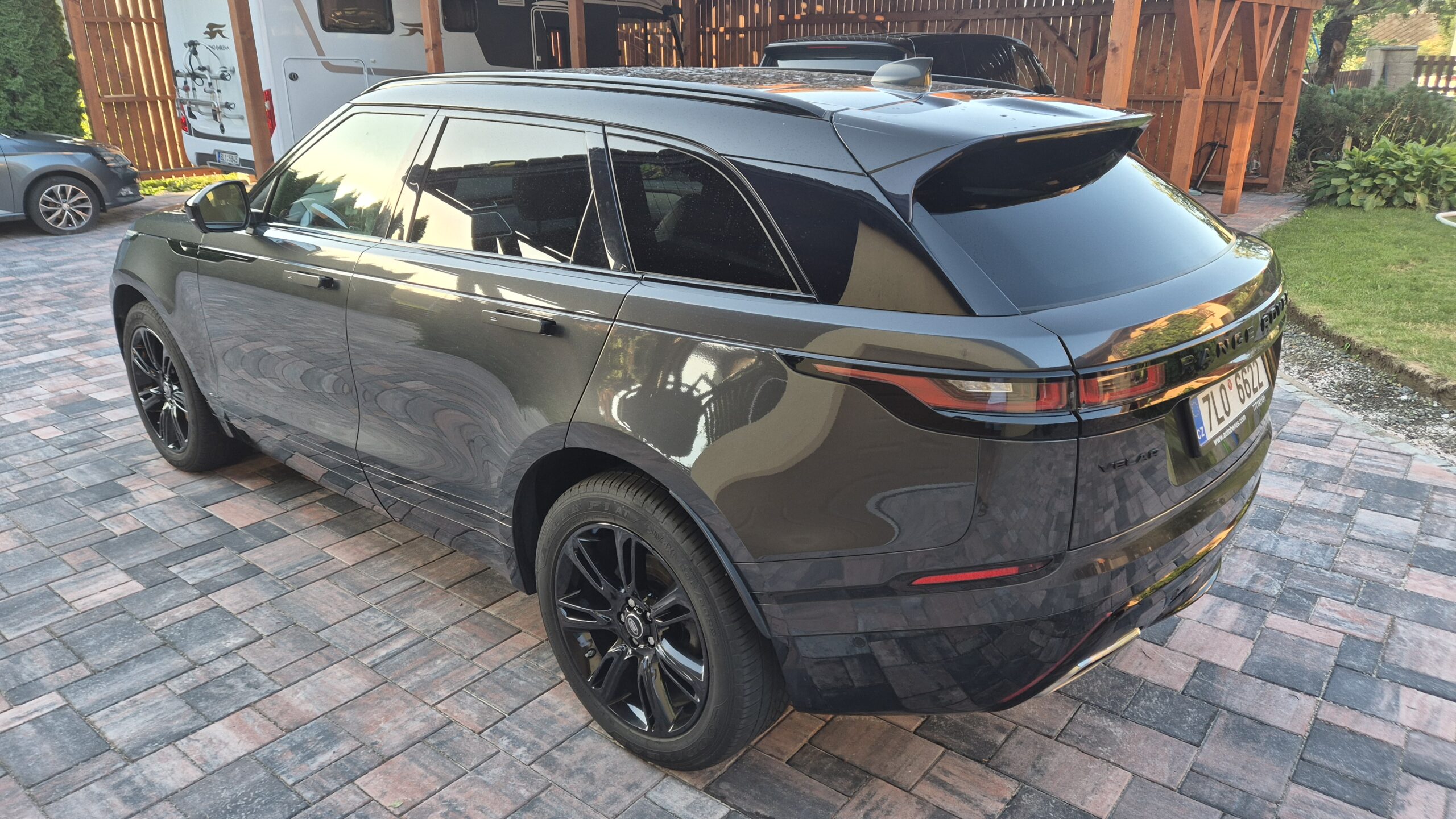 Rover Range Velar rok 2020, 196 000 km, Česko — foto 4 z 27