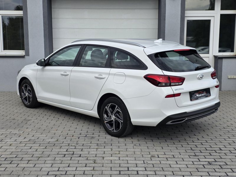 Automobil manual rok 2023, 157 700 km, Česko — foto 4 z 21