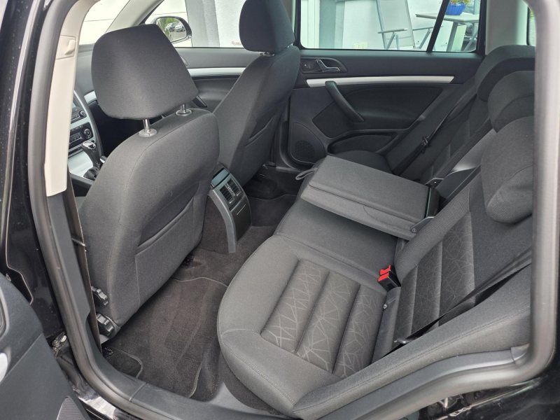 Automobil manual rok 2012, 206 300 km, Česko — foto 9 z 19