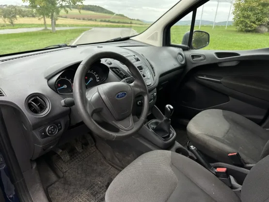Ford Transit Courier 1,0 74 kW manuál rok 2026, Česko — foto 12 z 22