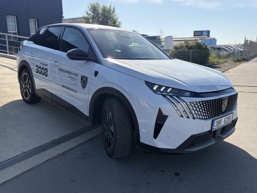 Peugeot Gt Hybrid 145k 1,2 107 kW automatic rok 2026, 3 000 km, Česko — foto 7 z 28