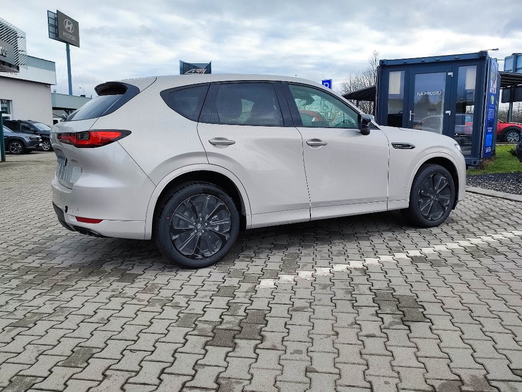 Mazda lpd0zhpa 187 kW automat, Česko — foto 11 z 18