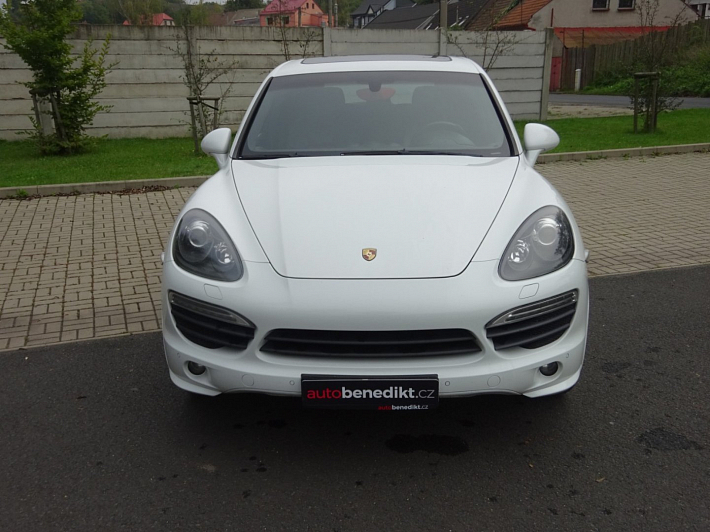 Porsche Cayenne 4,8 tiptronic 234 294 kW rok 2012, 172 905 km, Česko — foto 3 z 56