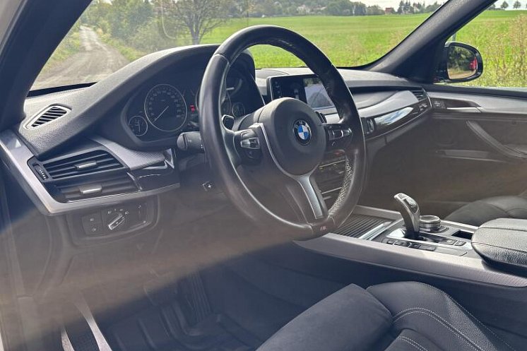 BMW x5 3,0 230 kw rok 2018, Česko — foto 9 z 30
